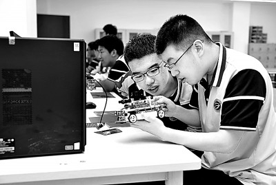 涨盈配  从“专业”到“项目”：高校人才培养方式新探索