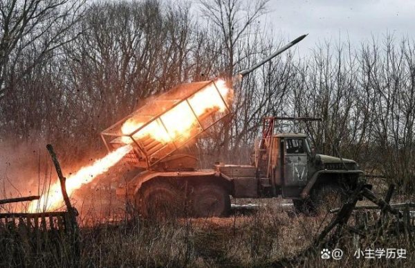 稳拿证券 俄军“冰雹”火箭炮炸毁乌军指挥所 20秒34发火力震撼